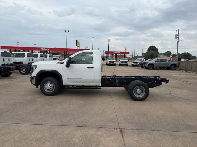 2026 GMC Sierra 3500 HD Chassis Cab Pro