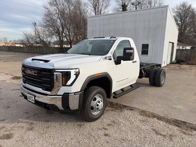 2026 GMC Sierra 3500 HD Chassis Cab Pro