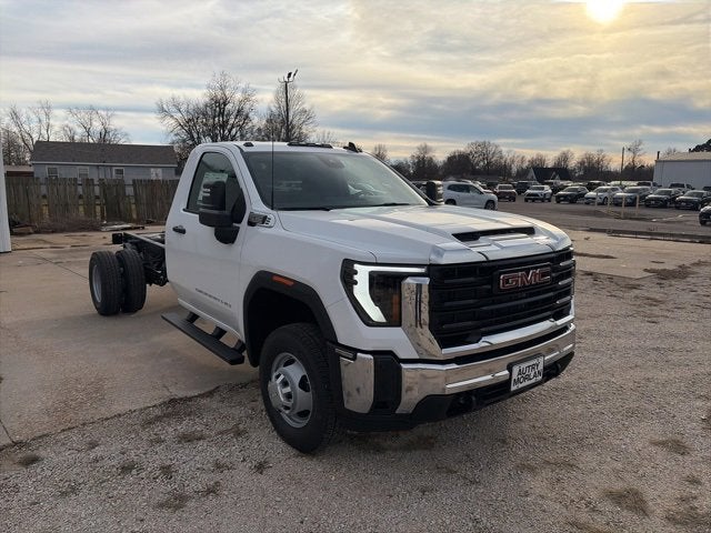 2026 GMC Sierra 3500 HD Chassis Cab Pro