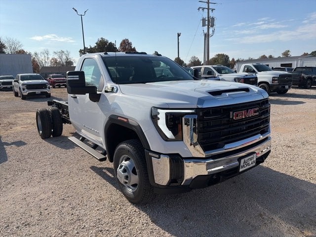 2026 GMC Sierra 3500 HD Chassis Cab Pro