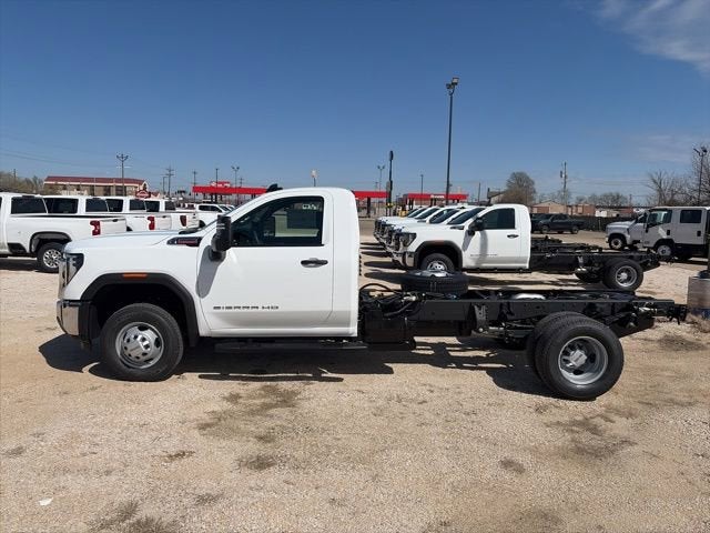 2026 GMC Sierra 3500 HD Chassis Cab Pro