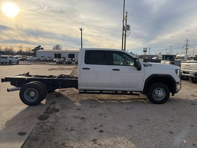 2026 GMC Sierra 3500 HD Chassis Cab Pro