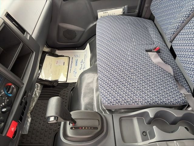 2025 Chevrolet Low Cab Forward 4500 NA