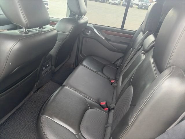 2012 Nissan Pathfinder LE