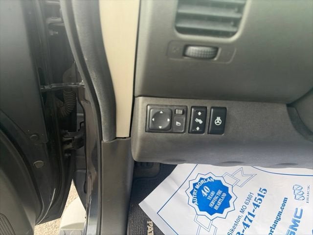 2012 Nissan Pathfinder LE