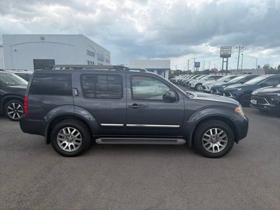 2012 Nissan Pathfinder LE