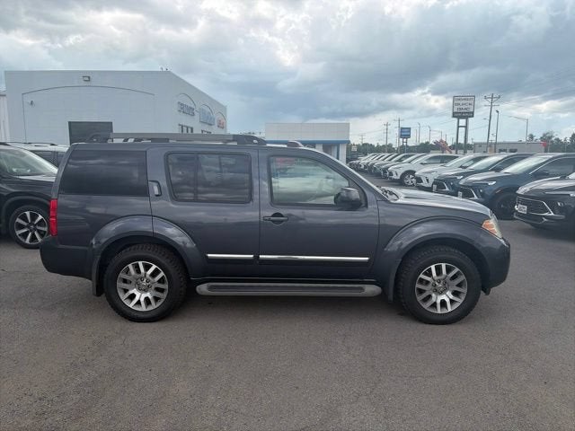 2012 Nissan Pathfinder LE