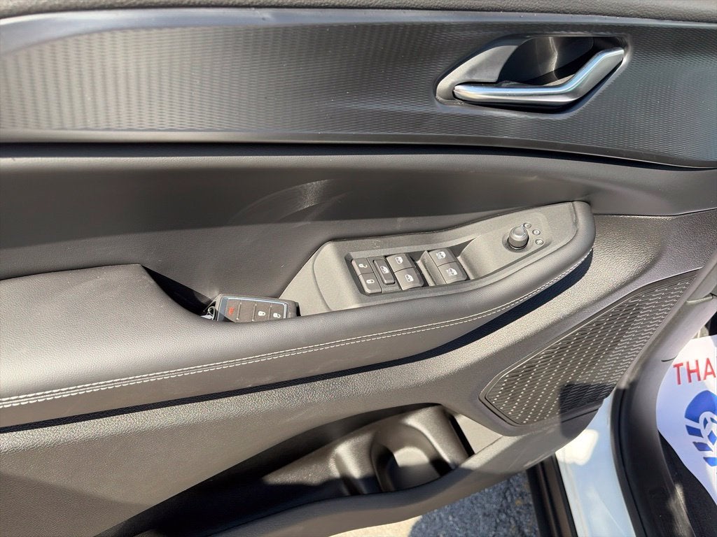 2027 Jeep Grand Cherokee GRAND CHEROKEE LAREDO 4X2