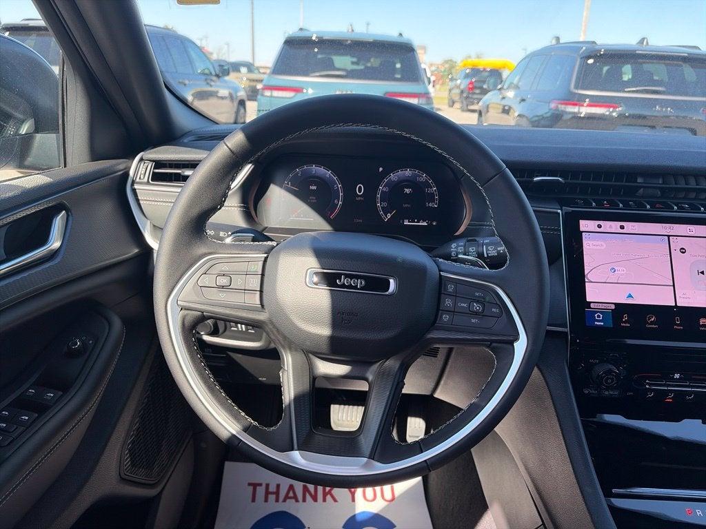 2027 Jeep Grand Cherokee GRAND CHEROKEE LAREDO 4X2