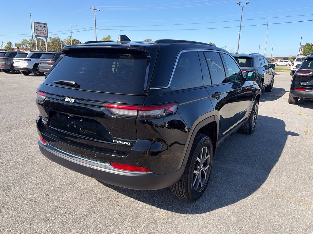 2027 Jeep Grand Cherokee GRAND CHEROKEE LAREDO 4X2