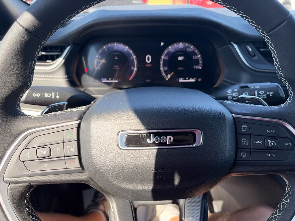 2027 Jeep Grand Cherokee GRAND CHEROKEE LAREDO 4X2