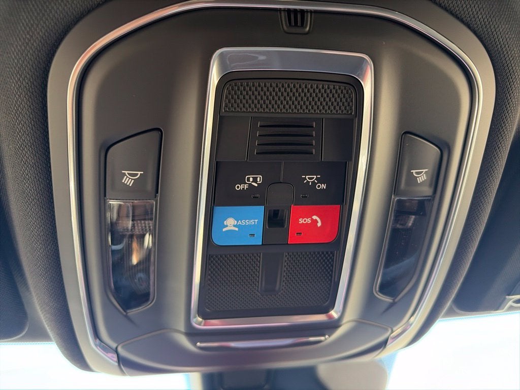 2027 Jeep Grand Cherokee GRAND CHEROKEE LAREDO 4X2