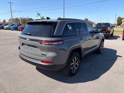 2027 Jeep Grand Cherokee GRAND CHEROKEE LAREDO 4X2