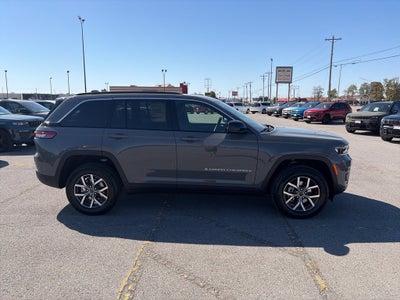 2027 Jeep Grand Cherokee GRAND CHEROKEE LAREDO 4X2