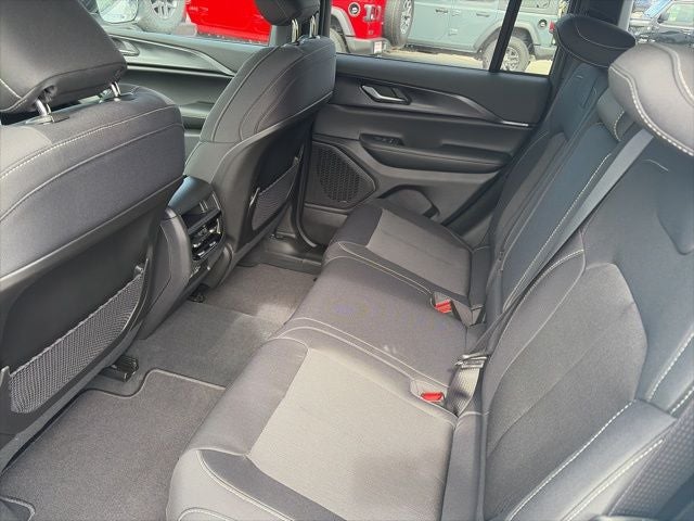 2026 Jeep Grand Cherokee GRAND CHEROKEE LAREDO 4X2