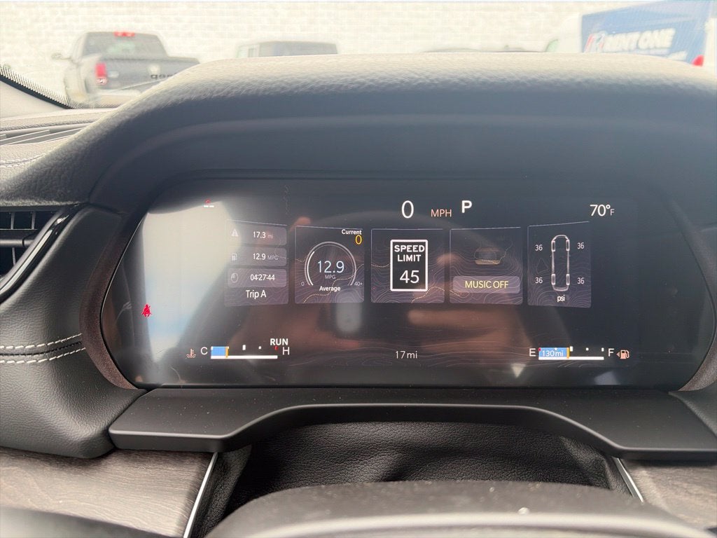 2027 Jeep Grand Cherokee GRAND CHEROKEE LAREDO ALTITUDE 4X2