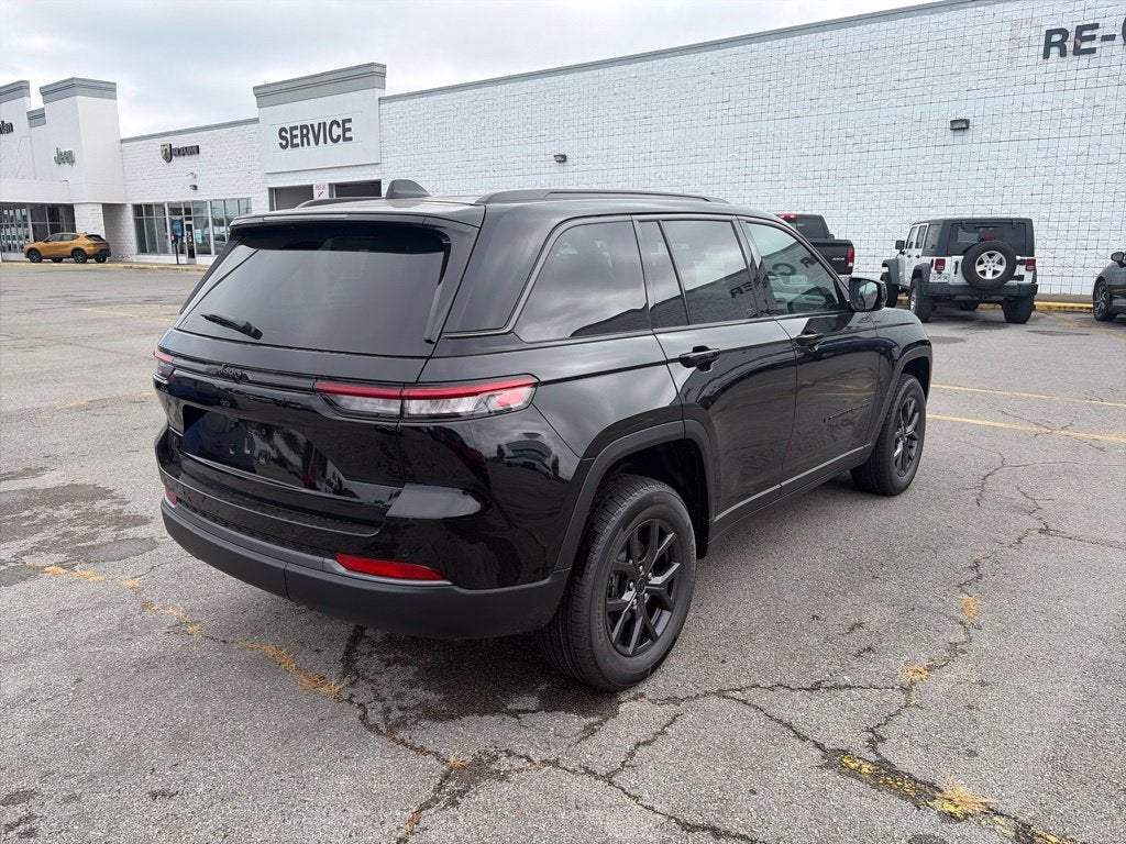 2027 Jeep Grand Cherokee GRAND CHEROKEE LAREDO ALTITUDE 4X2