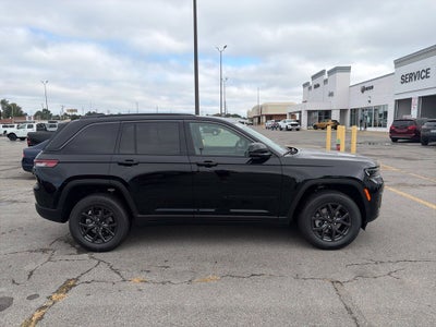 2027 Jeep Grand Cherokee GRAND CHEROKEE LAREDO ALTITUDE 4X2