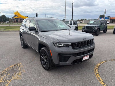 2027 Jeep Grand Cherokee GRAND CHEROKEE LAREDO ALTITUDE 4X2