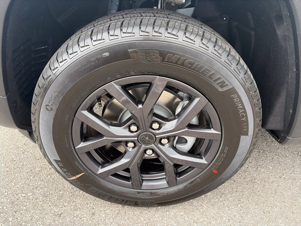 2027 Jeep Grand Cherokee GRAND CHEROKEE LAREDO ALTITUDE 4X2