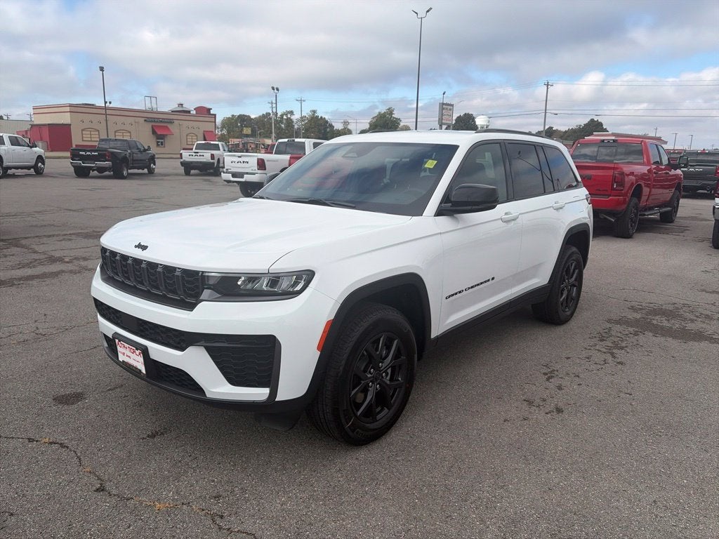 2027 Jeep Grand Cherokee GRAND CHEROKEE LAREDO ALTITUDE 4X2