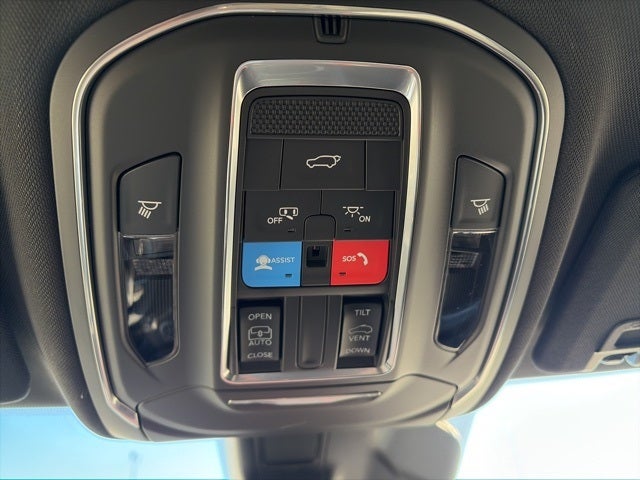 2025 Jeep Grand Cherokee GRAND CHEROKEE LAREDO X 4X4