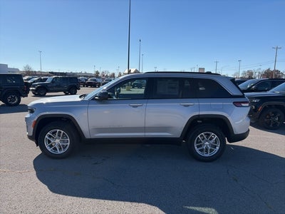 2025 Jeep Grand Cherokee GRAND CHEROKEE LAREDO X 4X4