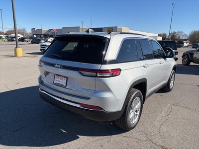 2025 Jeep Grand Cherokee GRAND CHEROKEE LAREDO X 4X4