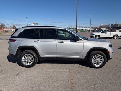 2025 Jeep Grand Cherokee GRAND CHEROKEE LAREDO X 4X4