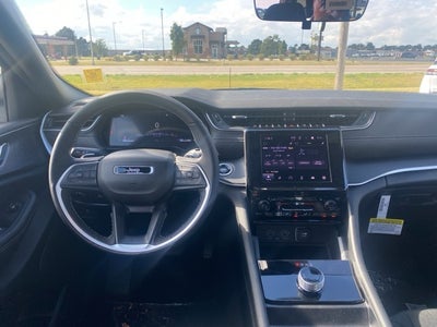 2025 Jeep Grand Cherokee GRAND CHEROKEE LAREDO 4X4