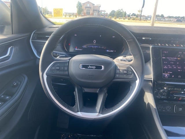 2025 Jeep Grand Cherokee GRAND CHEROKEE LAREDO 4X4