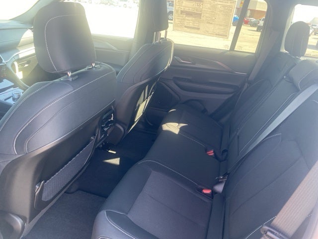 2025 Jeep Grand Cherokee GRAND CHEROKEE LAREDO 4X4