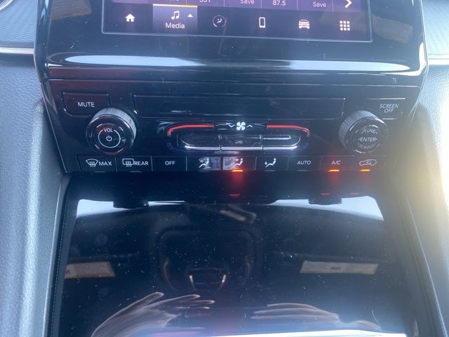 2025 Jeep Grand Cherokee GRAND CHEROKEE LAREDO 4X4