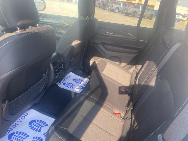 2025 Jeep Grand Cherokee GRAND CHEROKEE LAREDO X 4X4