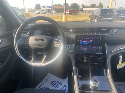 2025 Jeep Grand Cherokee GRAND CHEROKEE LAREDO X 4X4