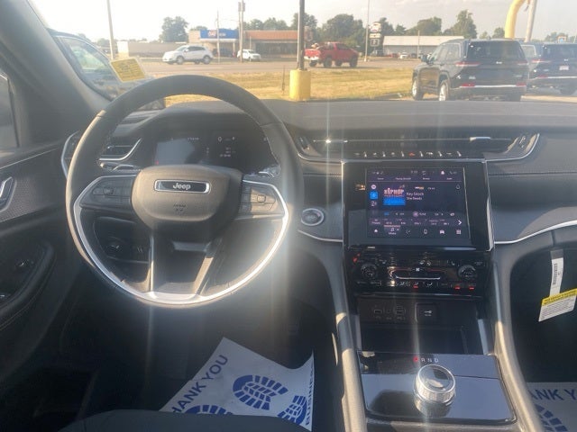 2025 Jeep Grand Cherokee GRAND CHEROKEE LAREDO X 4X4