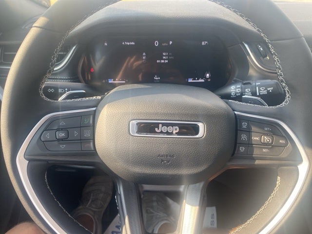 2025 Jeep Grand Cherokee GRAND CHEROKEE LAREDO X 4X4