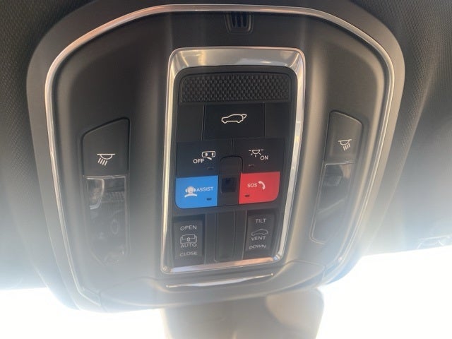 2025 Jeep Grand Cherokee GRAND CHEROKEE LAREDO X 4X4