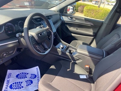 2025 Jeep Grand Cherokee GRAND CHEROKEE LAREDO X 4X4