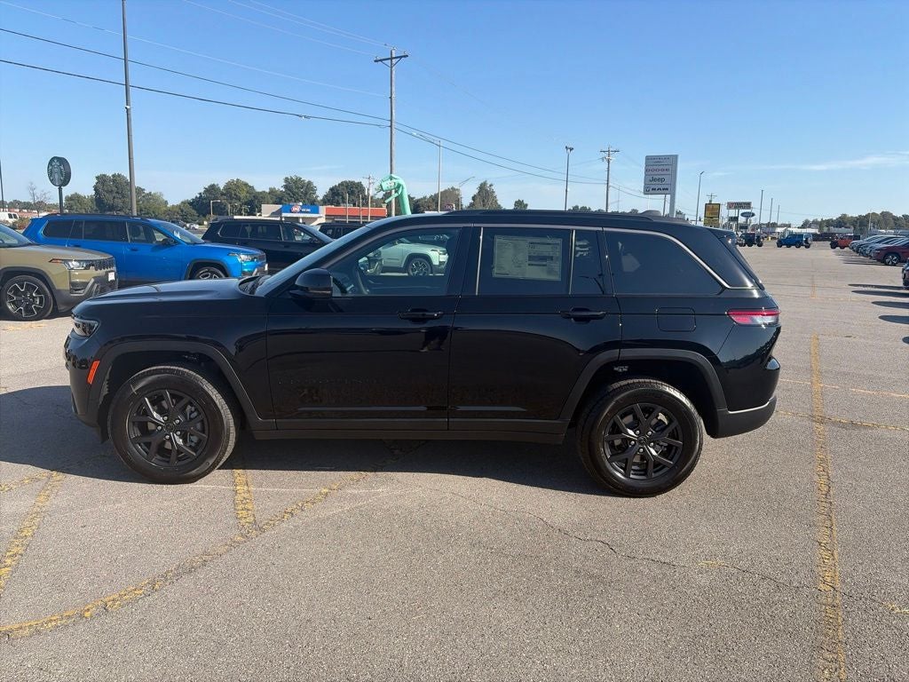 2027 Jeep Grand Cherokee GRAND CHEROKEE LAREDO ALTITUDE 4X4