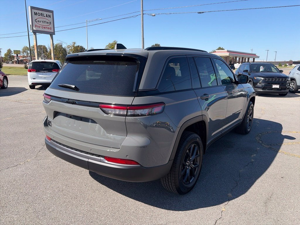 2027 Jeep Grand Cherokee GRAND CHEROKEE LAREDO ALTITUDE 4X4