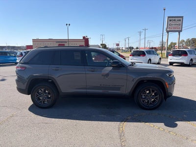 2027 Jeep Grand Cherokee GRAND CHEROKEE LAREDO ALTITUDE 4X4