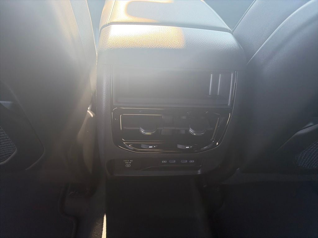 2027 Jeep Grand Cherokee GRAND CHEROKEE LAREDO ALTITUDE 4X4