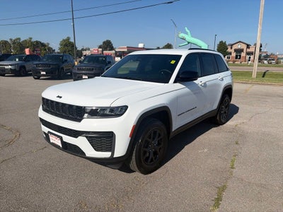 2027 Jeep Grand Cherokee GRAND CHEROKEE LAREDO ALTITUDE 4X4