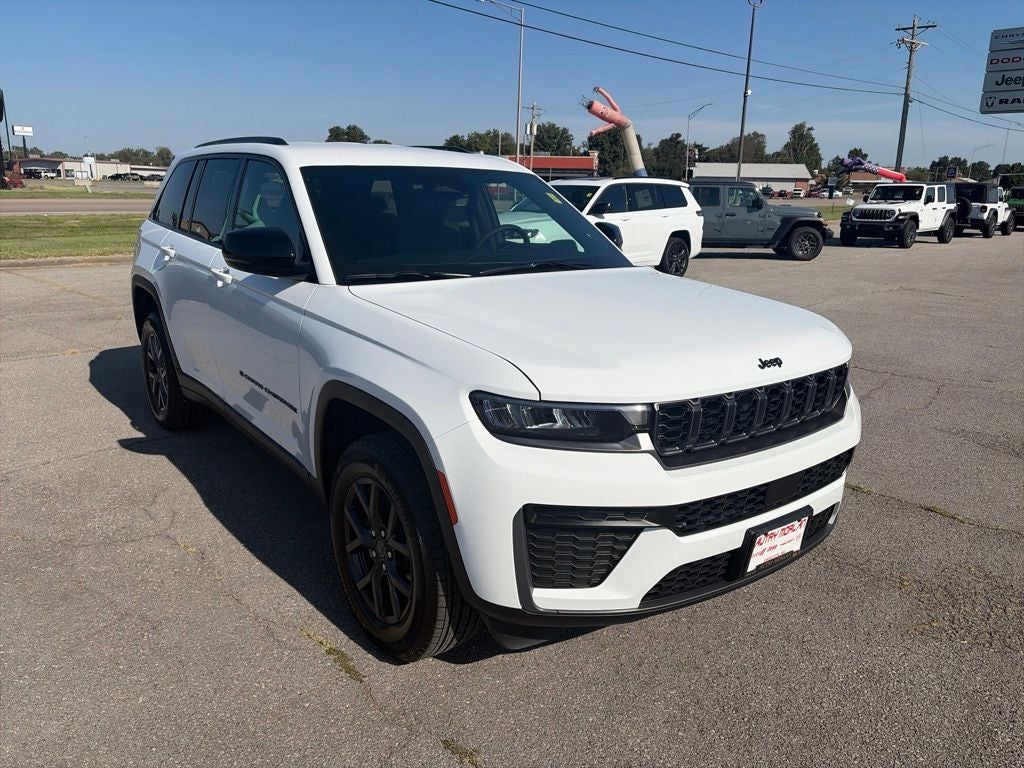 2027 Jeep Grand Cherokee GRAND CHEROKEE LAREDO ALTITUDE 4X4
