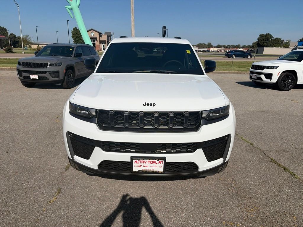 2027 Jeep Grand Cherokee GRAND CHEROKEE LAREDO ALTITUDE 4X4