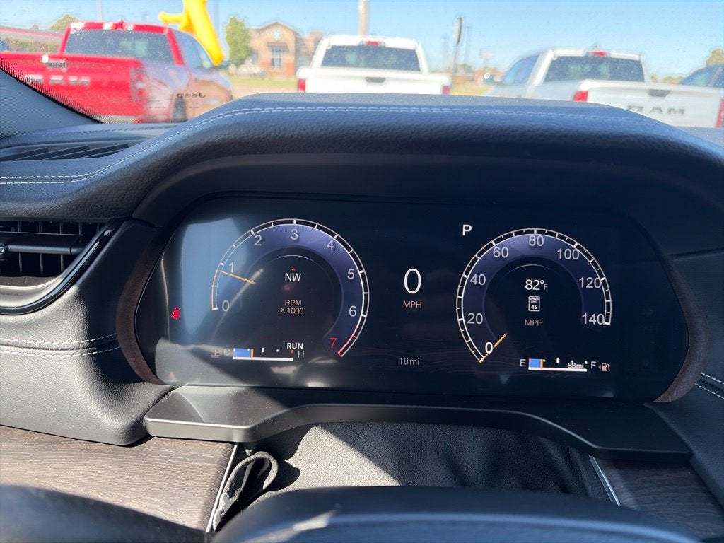 2027 Jeep Grand Cherokee GRAND CHEROKEE LAREDO ALTITUDE 4X4
