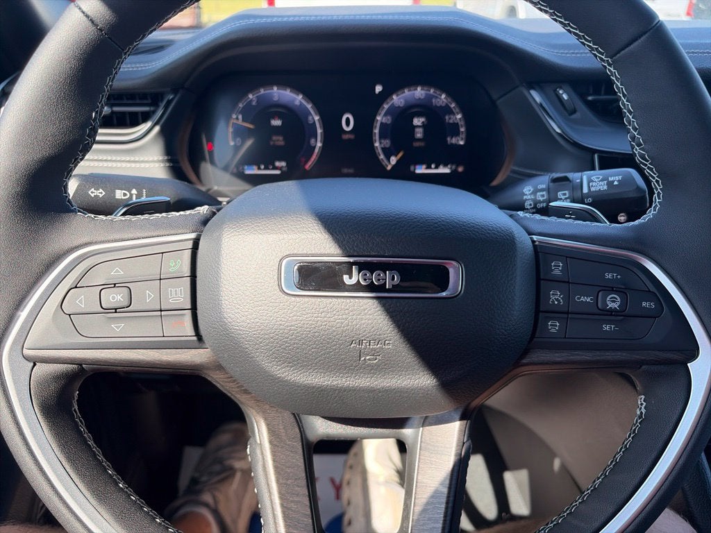 2027 Jeep Grand Cherokee GRAND CHEROKEE LAREDO ALTITUDE 4X4