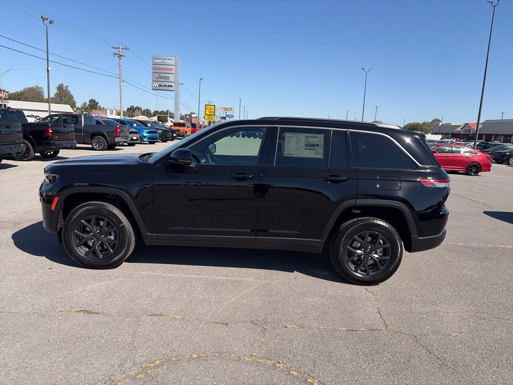 2027 Jeep Grand Cherokee GRAND CHEROKEE LAREDO ALTITUDE 4X4