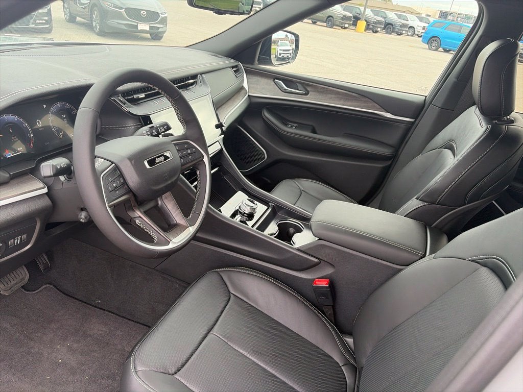 2027 Jeep Grand Cherokee GRAND CHEROKEE LIMITED RESERVE 4X4